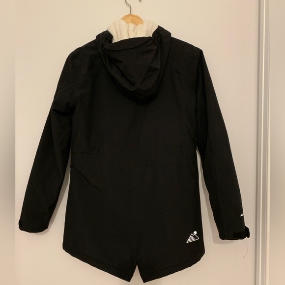 Girls McKinley Winter Jacket size large., excellent condition - Picture 2 of 3